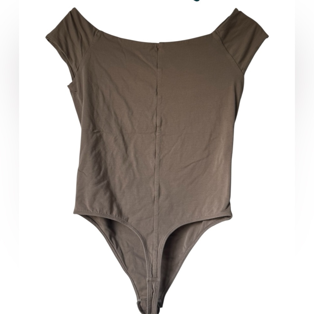 Everlane Tan Bodysuit Minimalist Design Cap Sleeve - Picture 2 of 4